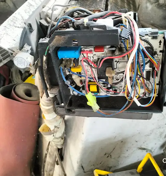 Memperbaiki Modull AC yang rusak di surabaya utara